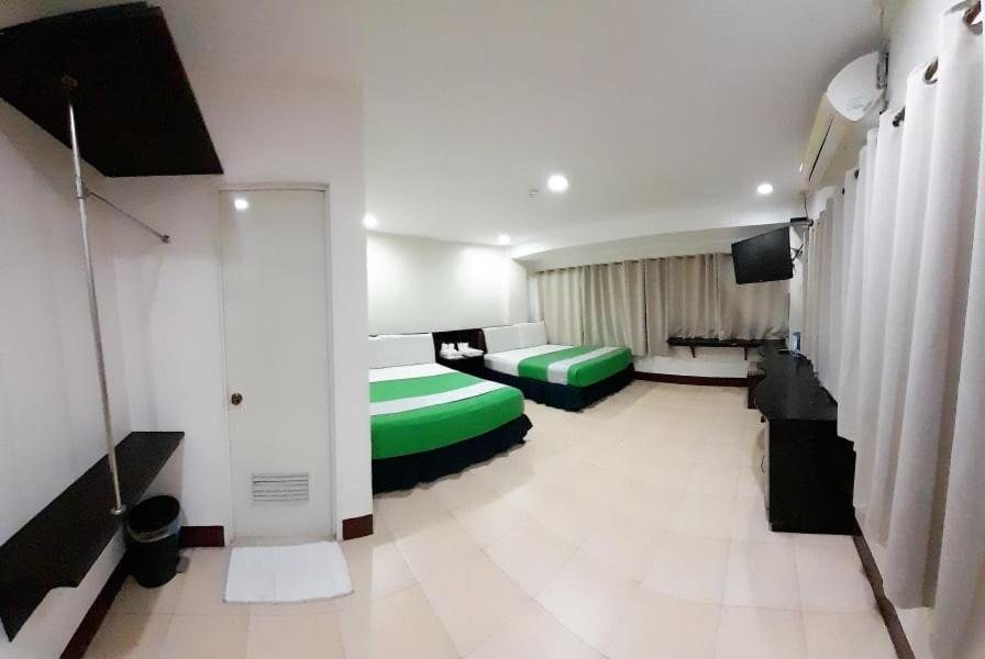 Park Avenue Residence Inn&Suites Davao City Extérieur photo