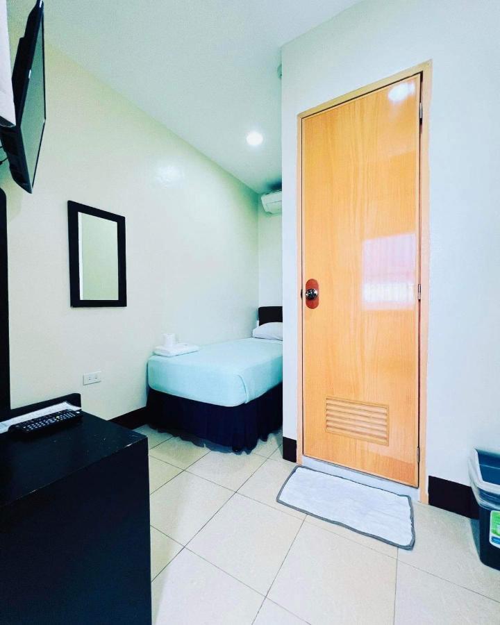 Park Avenue Residence Inn&Suites Davao City Extérieur photo