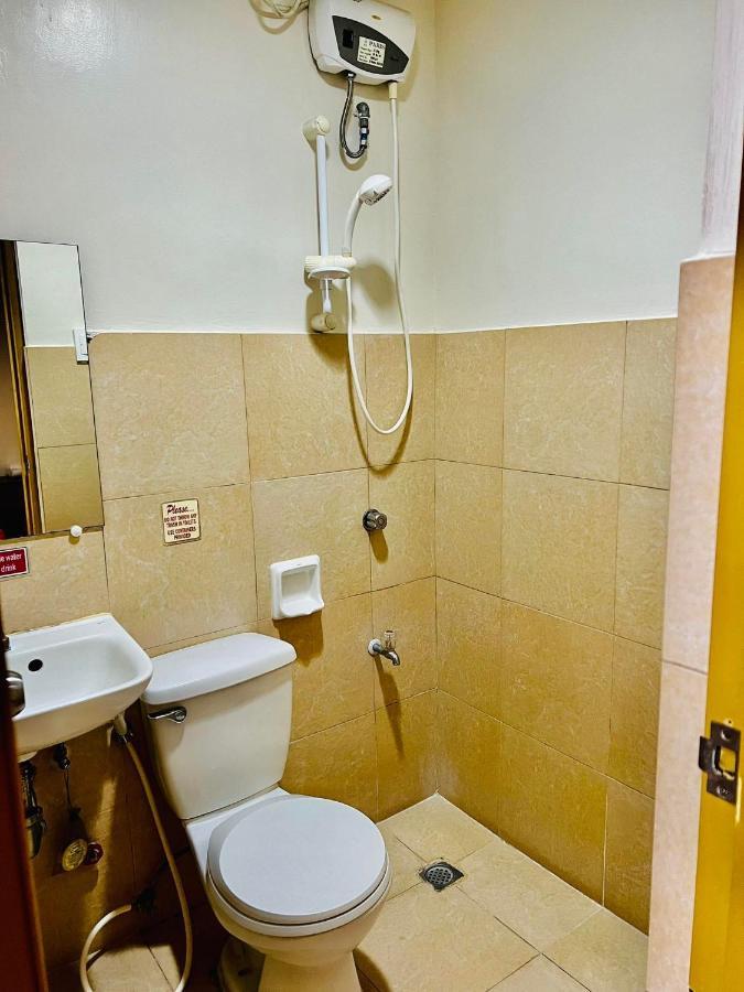 Park Avenue Residence Inn&Suites Davao City Extérieur photo