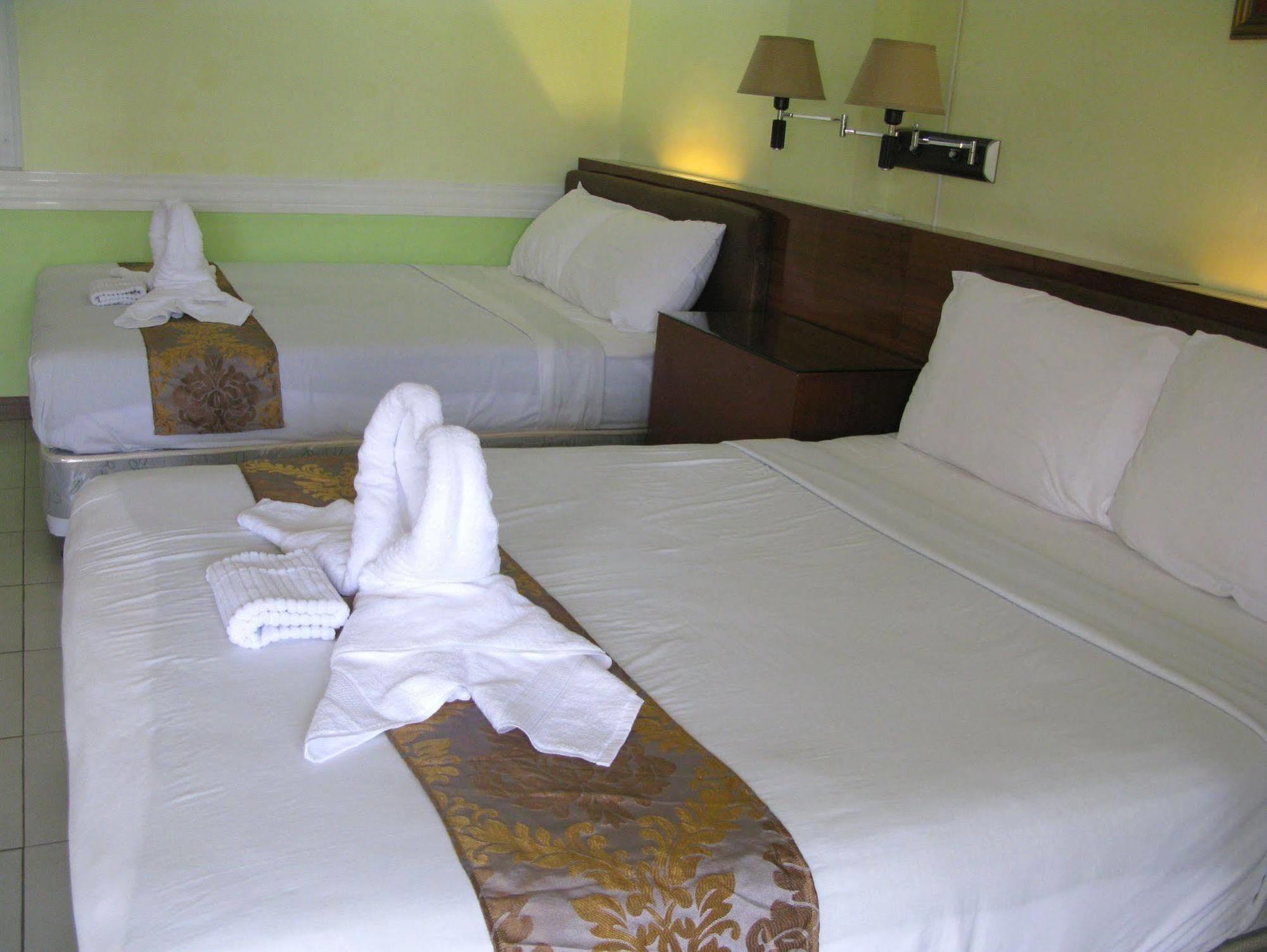 Park Avenue Residence Inn&Suites Davao City Extérieur photo