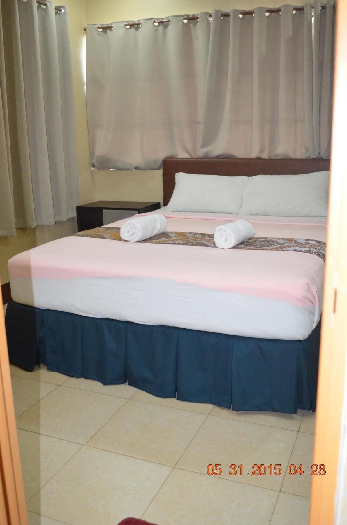 Park Avenue Residence Inn&Suites Davao City Extérieur photo