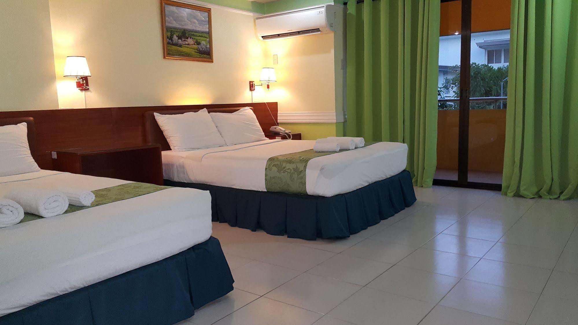 Park Avenue Residence Inn&Suites Davao City Extérieur photo