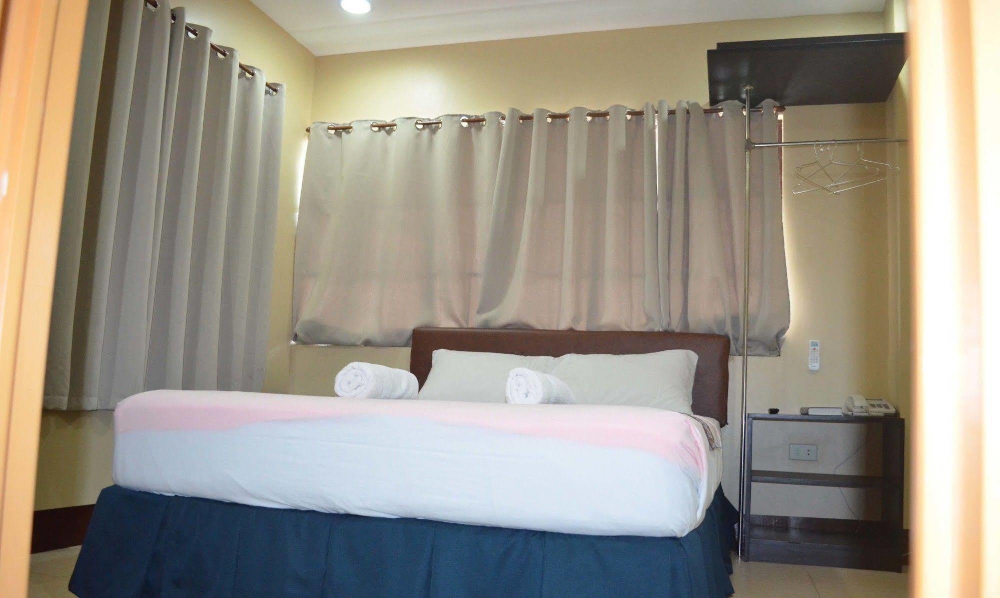 Park Avenue Residence Inn&Suites Davao City Extérieur photo