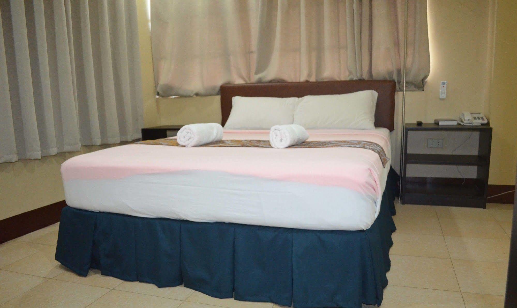 Park Avenue Residence Inn&Suites Davao City Extérieur photo