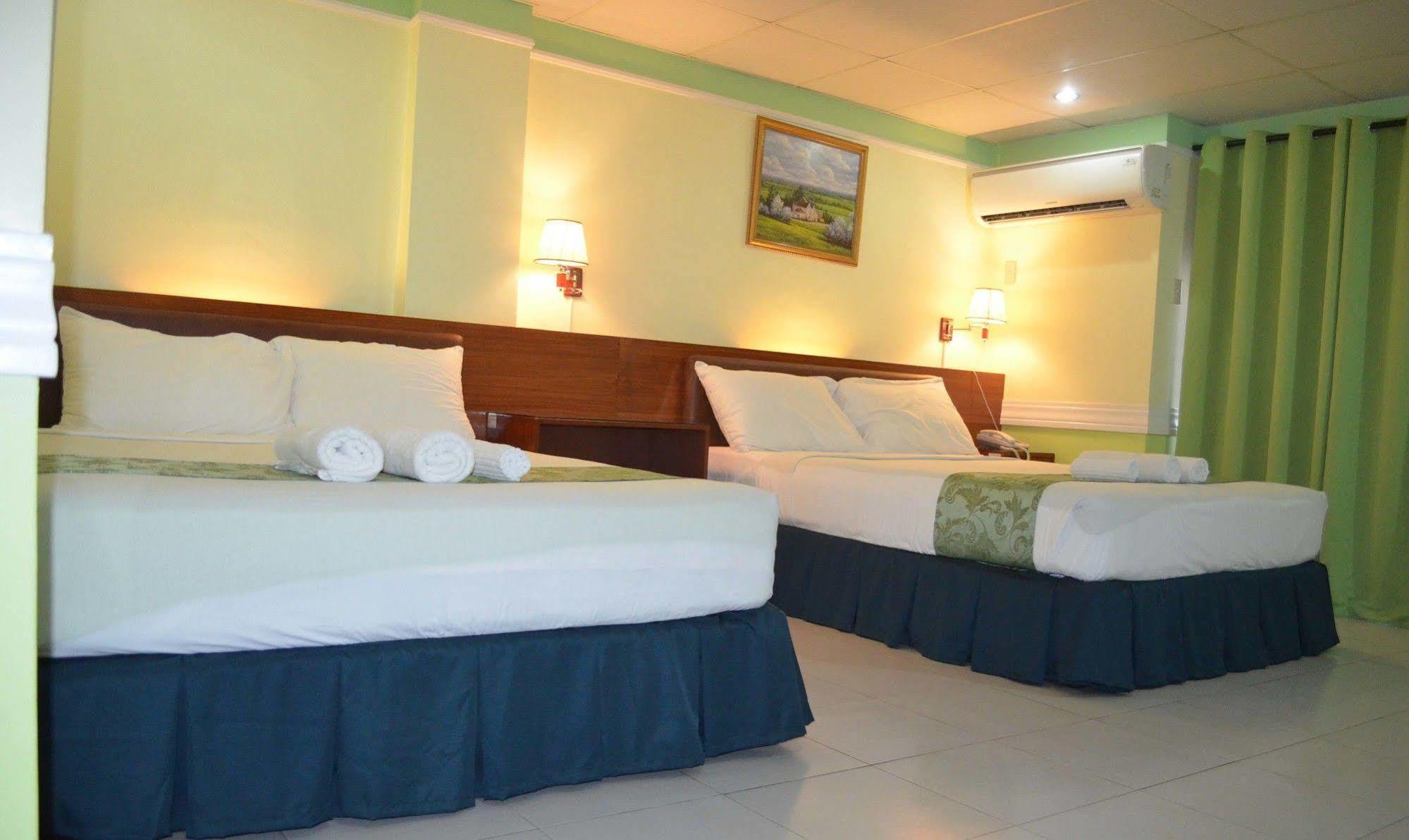 Park Avenue Residence Inn&Suites Davao City Extérieur photo