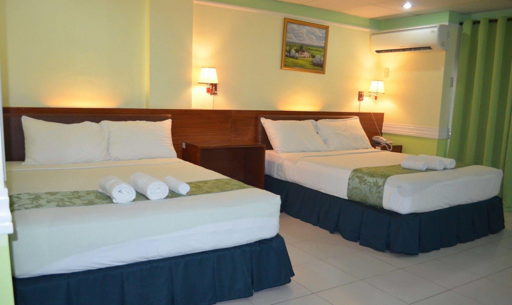 Park Avenue Residence Inn&Suites Davao City Extérieur photo